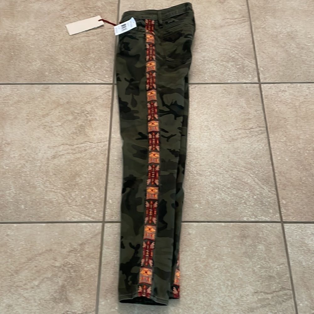 Brand New Driftwood Jackie Camo Pants‎ - Size: 25 - Picture 6 of 9